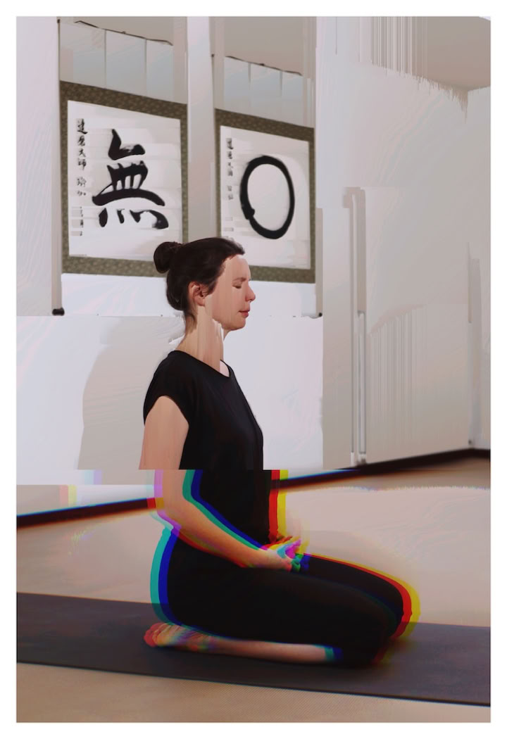 2026-oktober-blog-02 Saskia zit en glitchy zazen